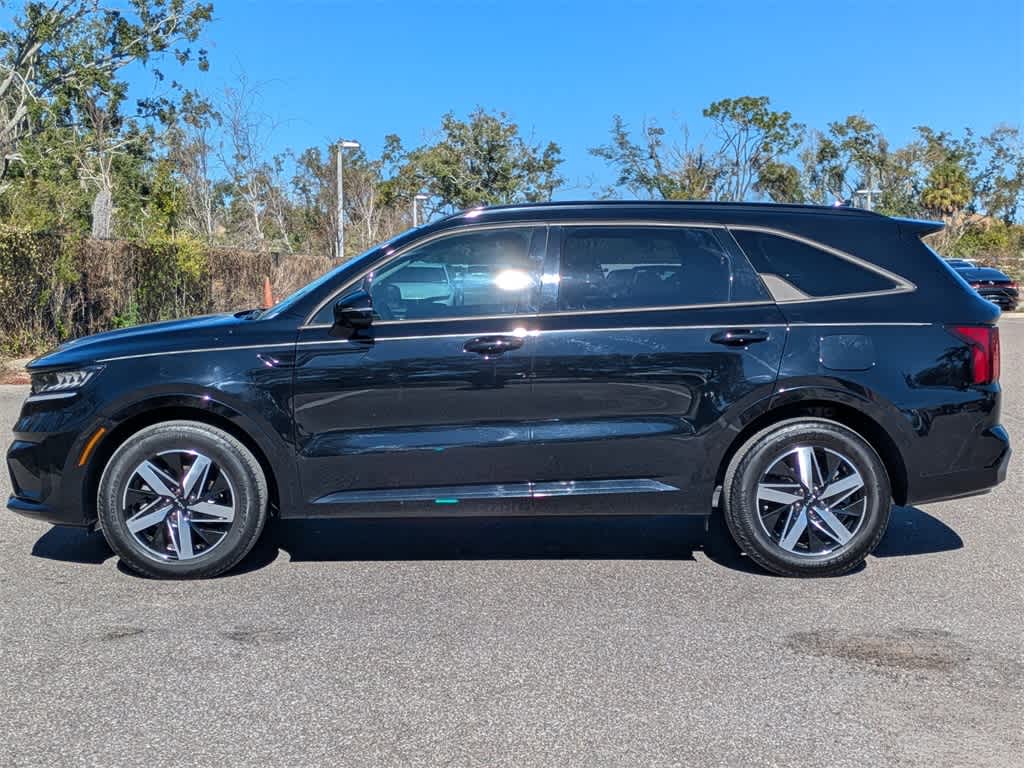 Thumbnail: 2023 Kia Sorento - 2