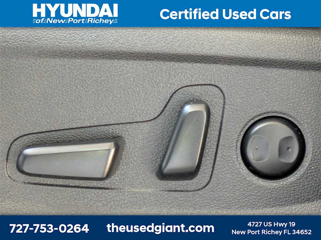 Thumbnail: 2022 Hyundai Santa Fe - 23