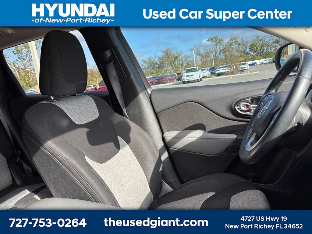 Thumbnail: 2014 Jeep Cherokee - 8