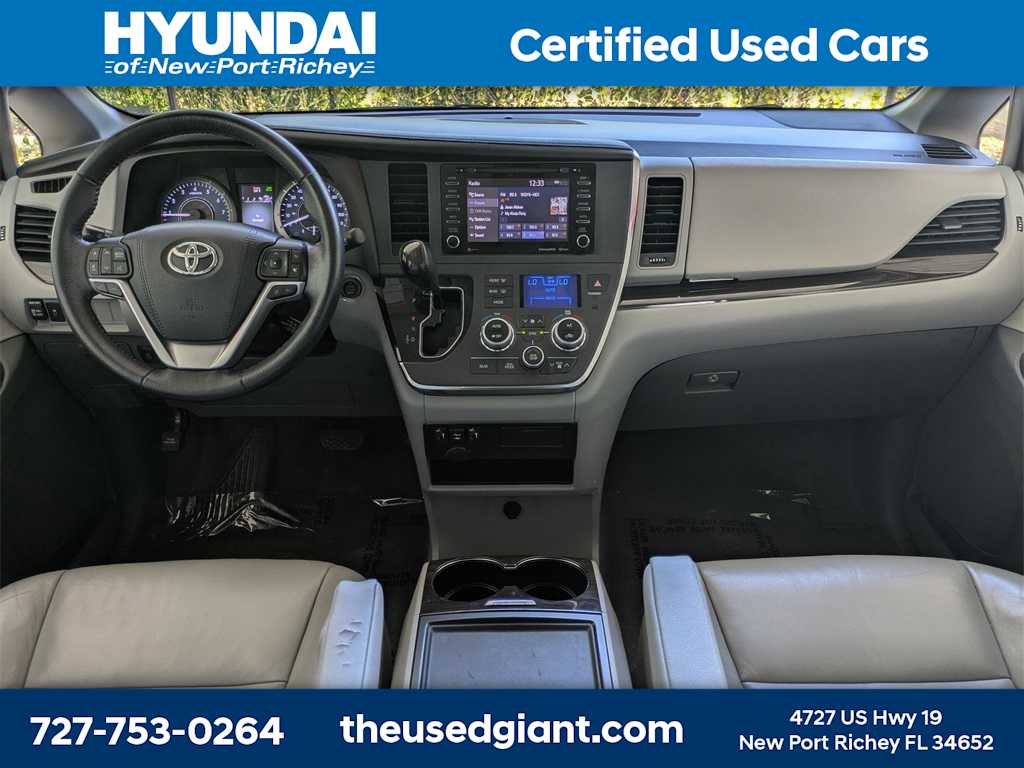 Thumbnail: 2018 Toyota Sienna - 21