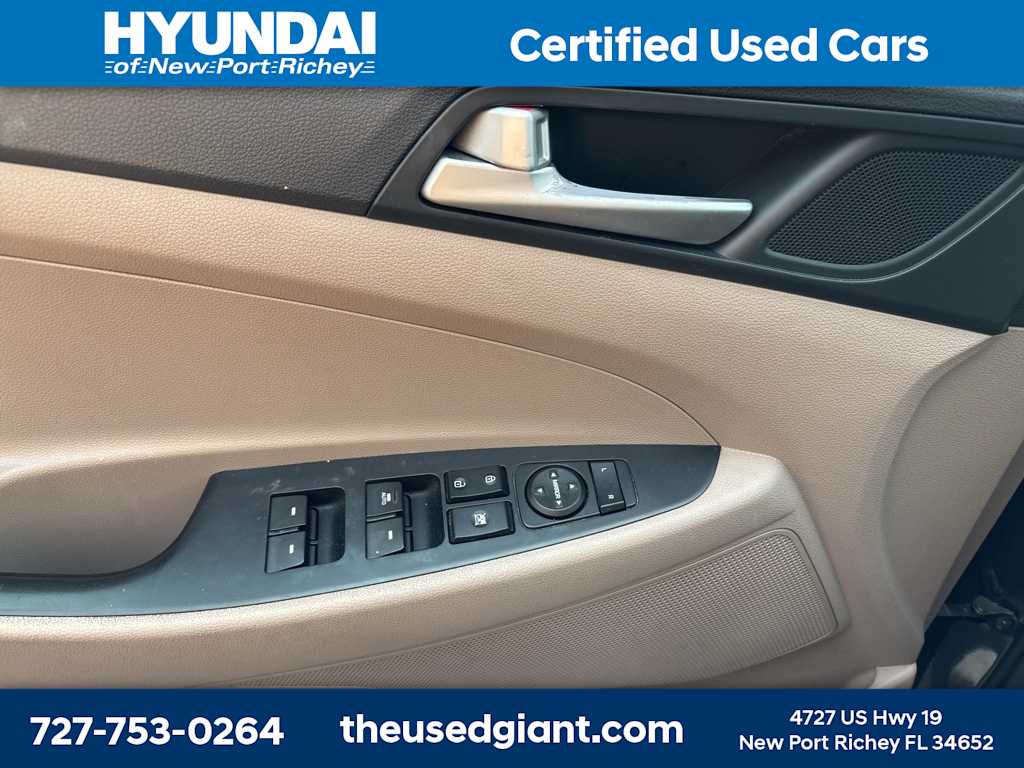 Thumbnail: 2019 Hyundai Tucson - 9