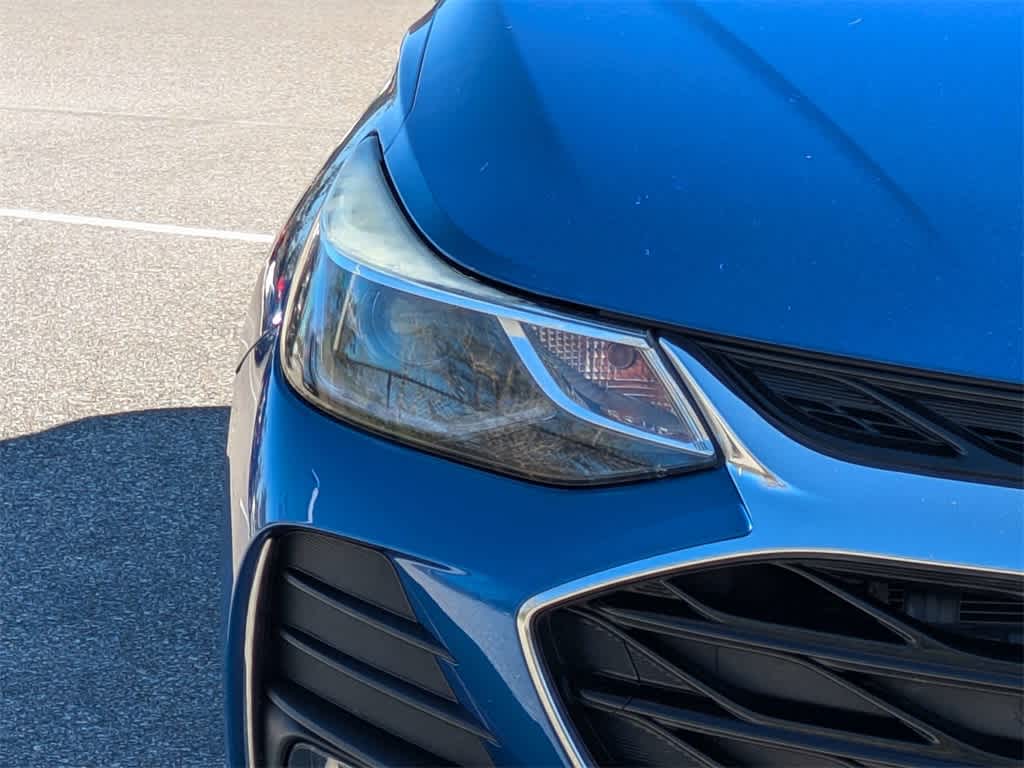 Thumbnail: 2019 Chevrolet Cruze - 9