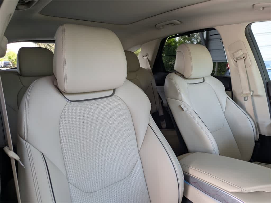 Thumbnail: 2022 Genesis GV70 - 6