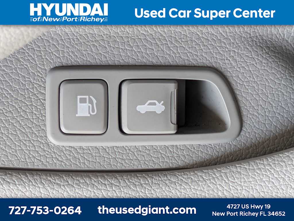 Thumbnail: 2013 Kia Optima - 25