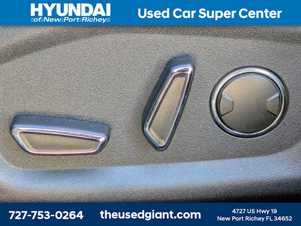 Thumbnail: 2016 Ford Explorer - 26