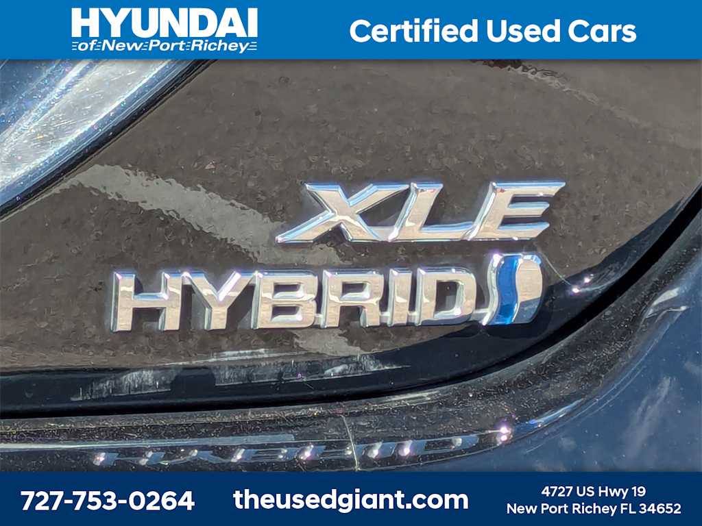 Thumbnail: 2022 Toyota Camry - 12