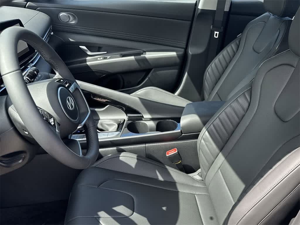 Thumbnail: 2025 Hyundai Elantra - 15