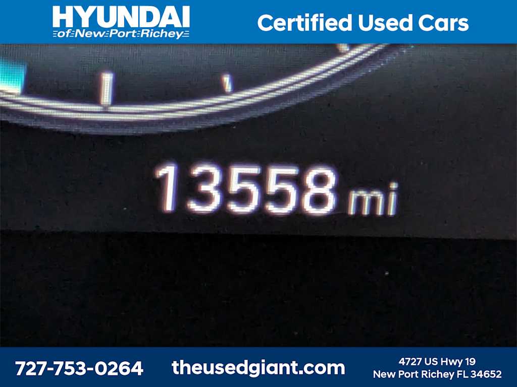 Thumbnail: 2024 Hyundai Elantra - 32