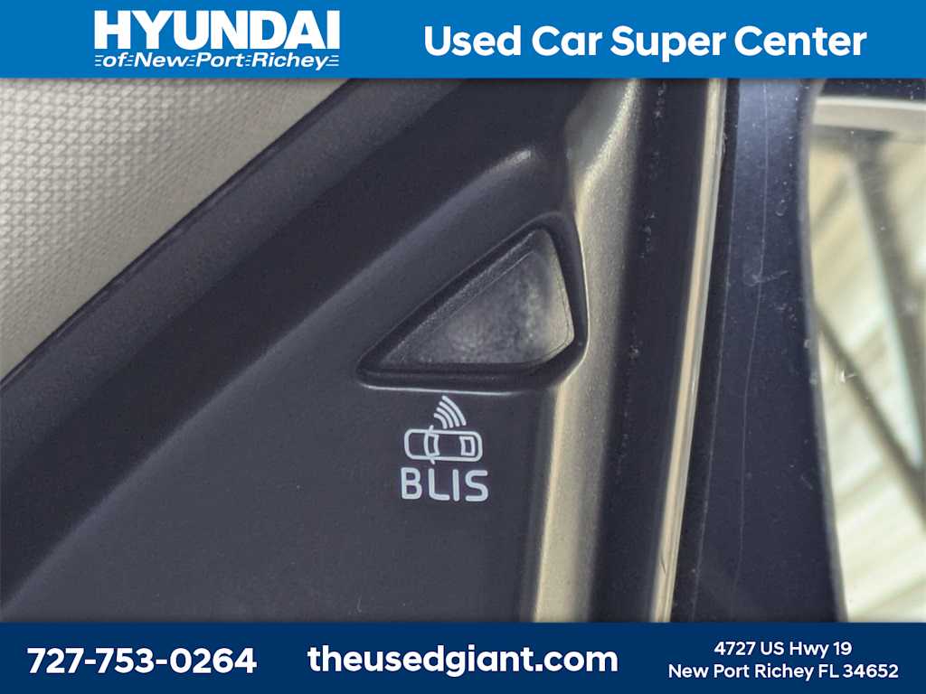 Thumbnail: 2015 Volvo XC60 - 32