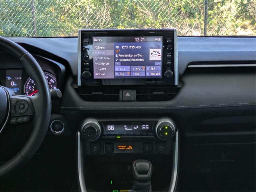 Thumbnail: 2022 Toyota RAV4 - 22