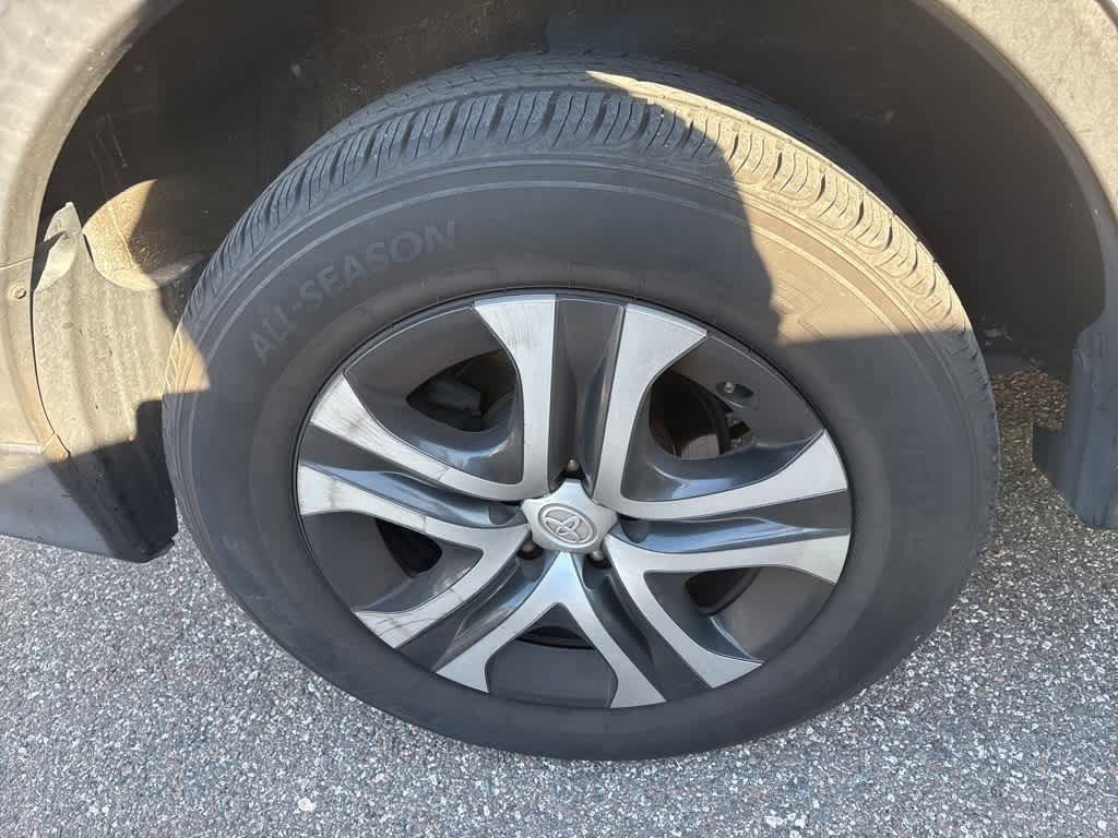 Thumbnail: 2018 Toyota RAV4 - 6