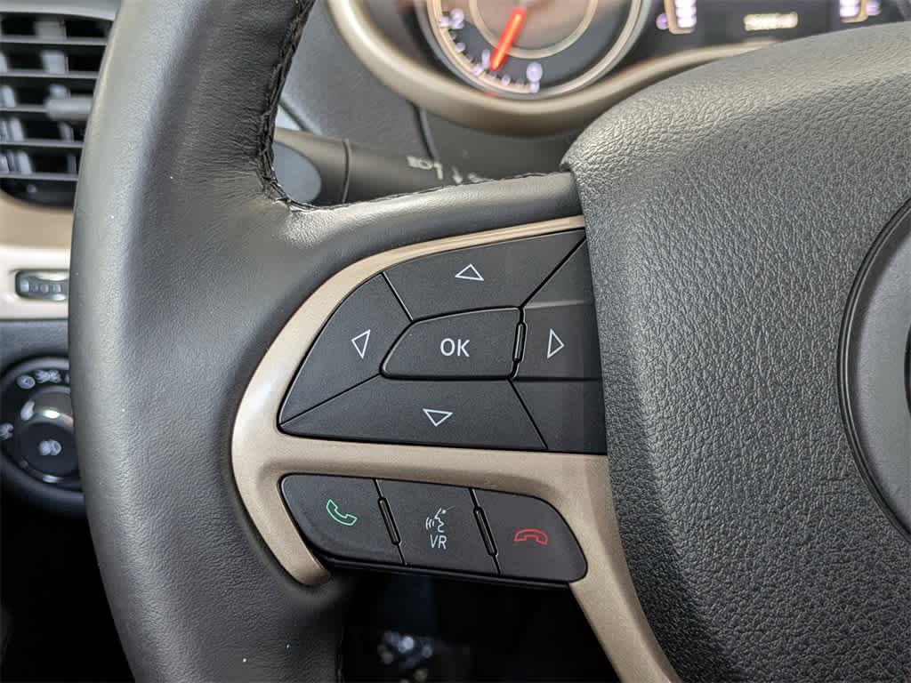 Thumbnail: 2016 Jeep Cherokee - 31