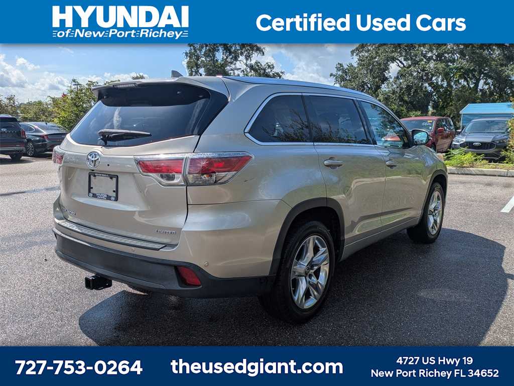 Thumbnail: 2016 Toyota Highlander - 5