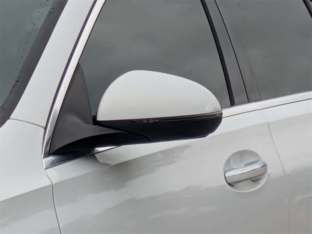 Thumbnail: 2022 Mercedes-Benz C-Class - 11