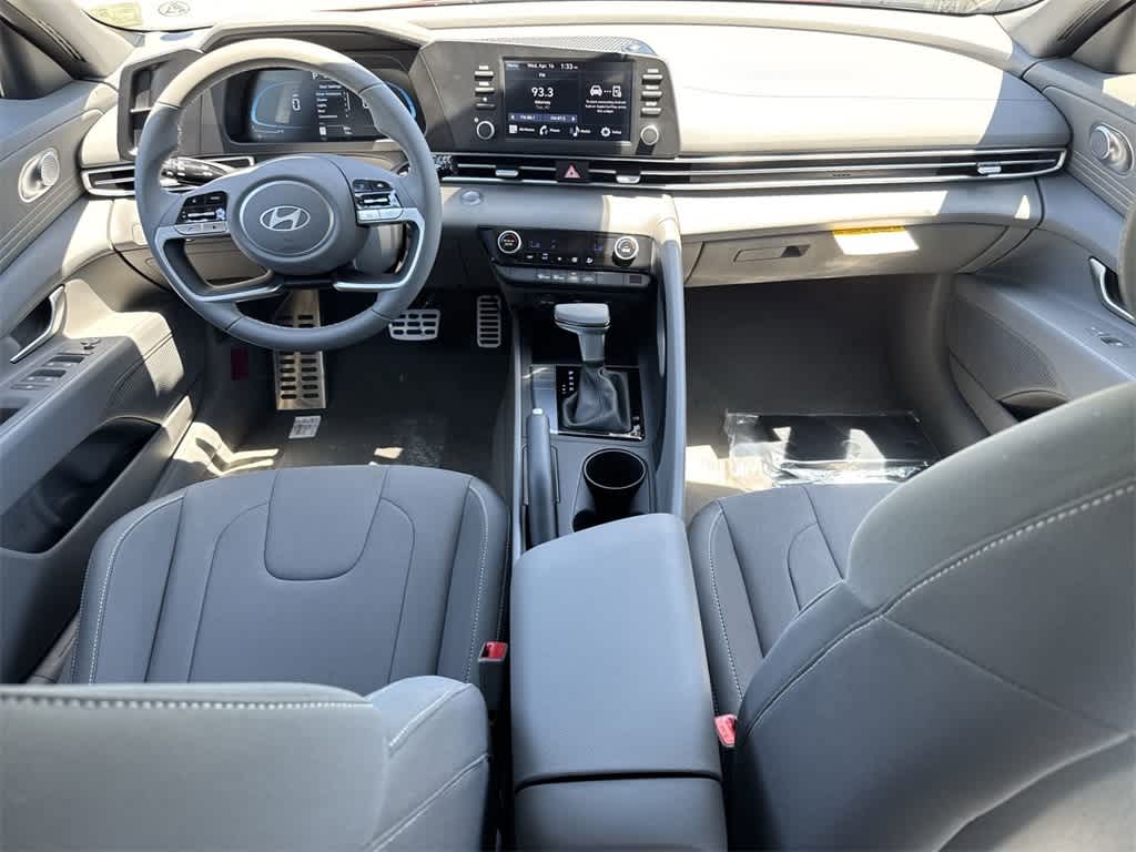 2025 Hyundai Elantra Sport 13