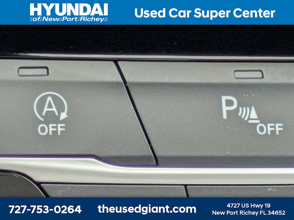 Thumbnail: 2017 Chrysler Pacifica - 35