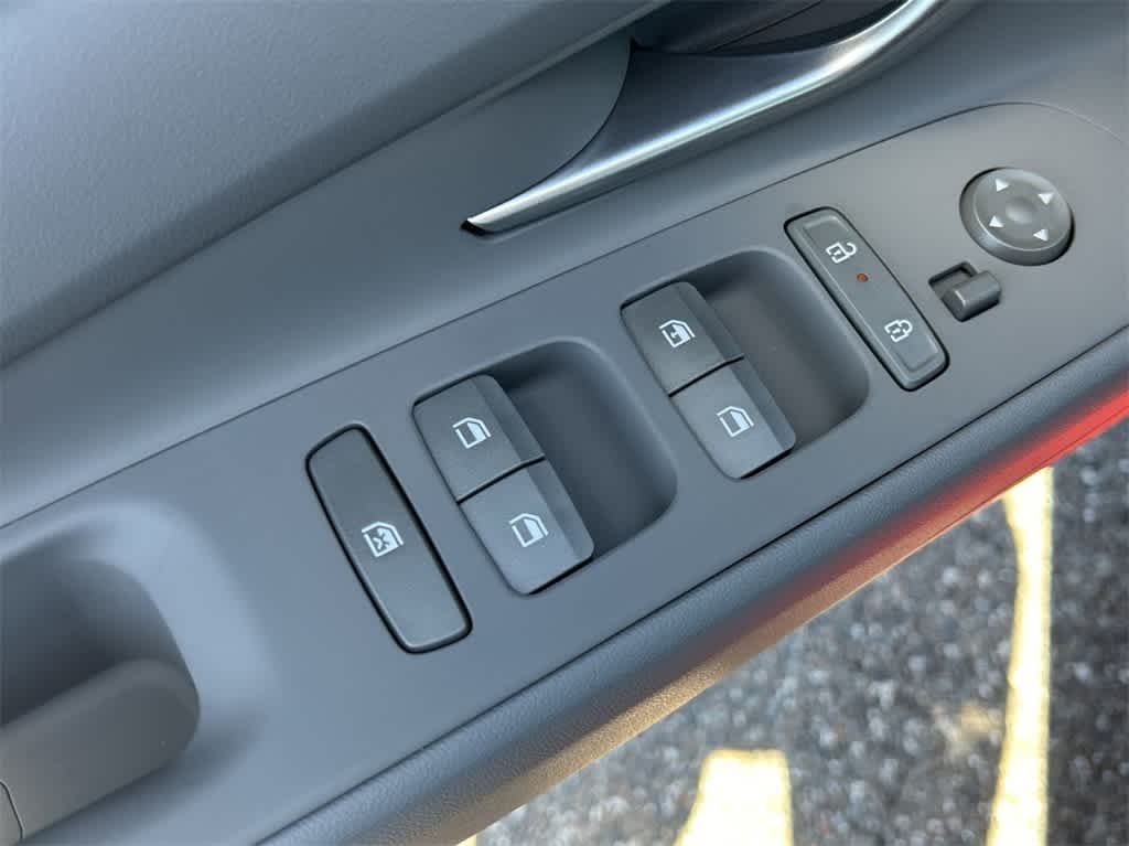 Thumbnail: 2025 Hyundai Elantra - 17
