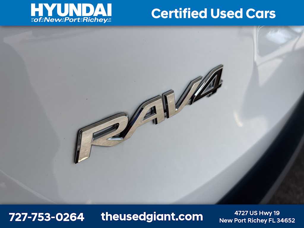 Thumbnail: 2014 Toyota RAV4 - 13