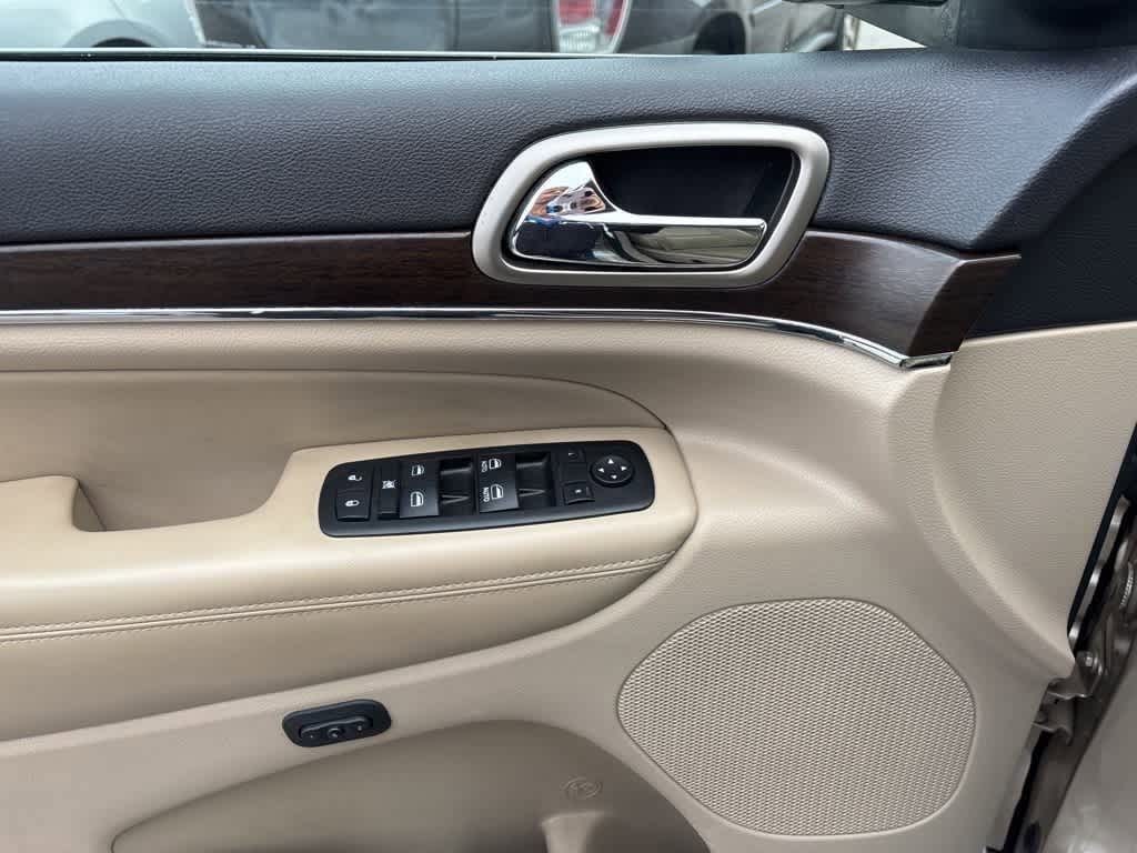 Thumbnail: 2014 Jeep Grand Cherokee - 12