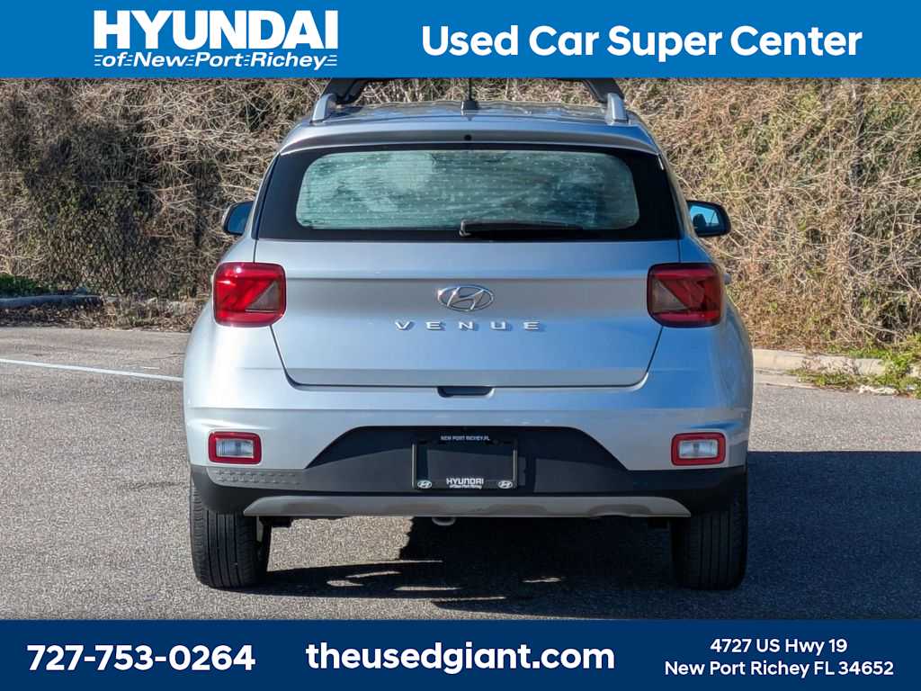 Thumbnail: 2023 Hyundai Venue - 4
