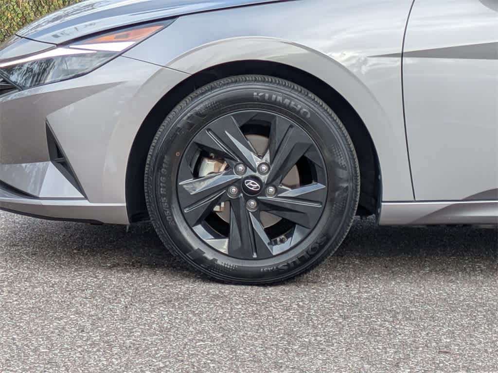 Thumbnail: 2023 Hyundai Elantra - 10