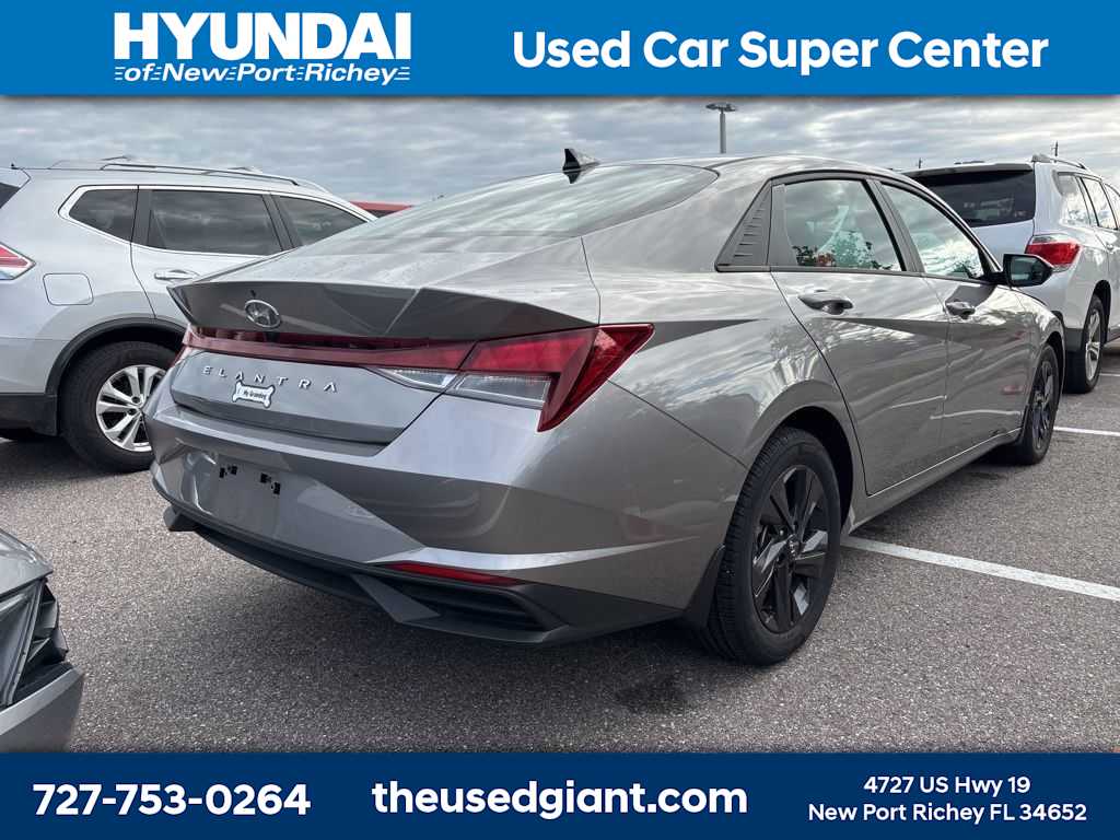 Thumbnail: 2023 Hyundai Elantra - 3