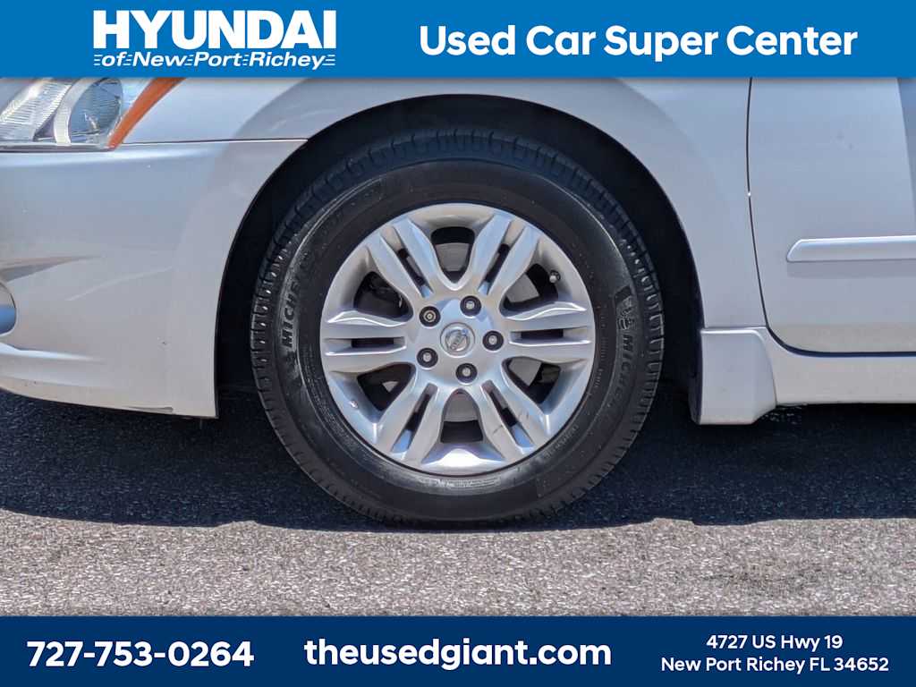 Thumbnail: 2012 Nissan Altima - 10