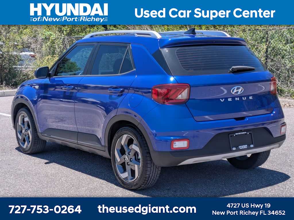 Thumbnail: 2022 Hyundai Venue - 3