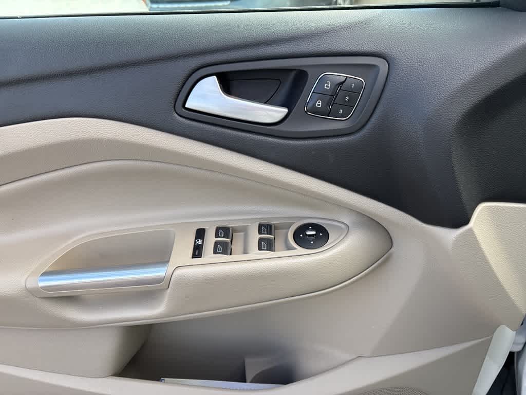 Thumbnail: 2013 Ford Escape - 10