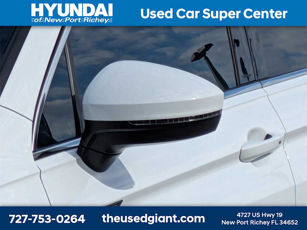 Thumbnail: 2022 Volkswagen Tiguan - 11