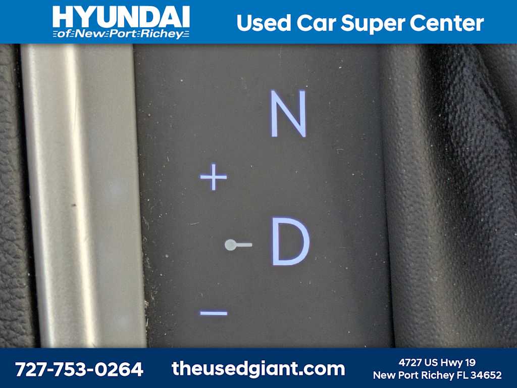 Thumbnail: 2023 Hyundai Venue - 22