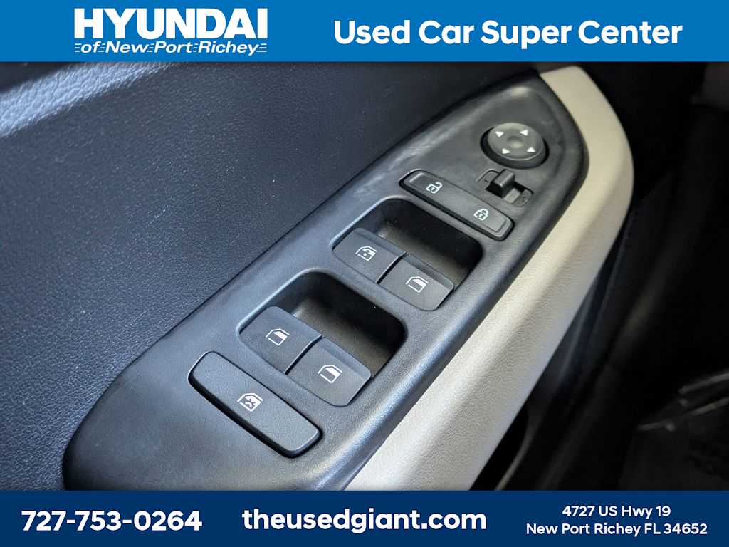 Thumbnail: 2020 Hyundai Venue - 25