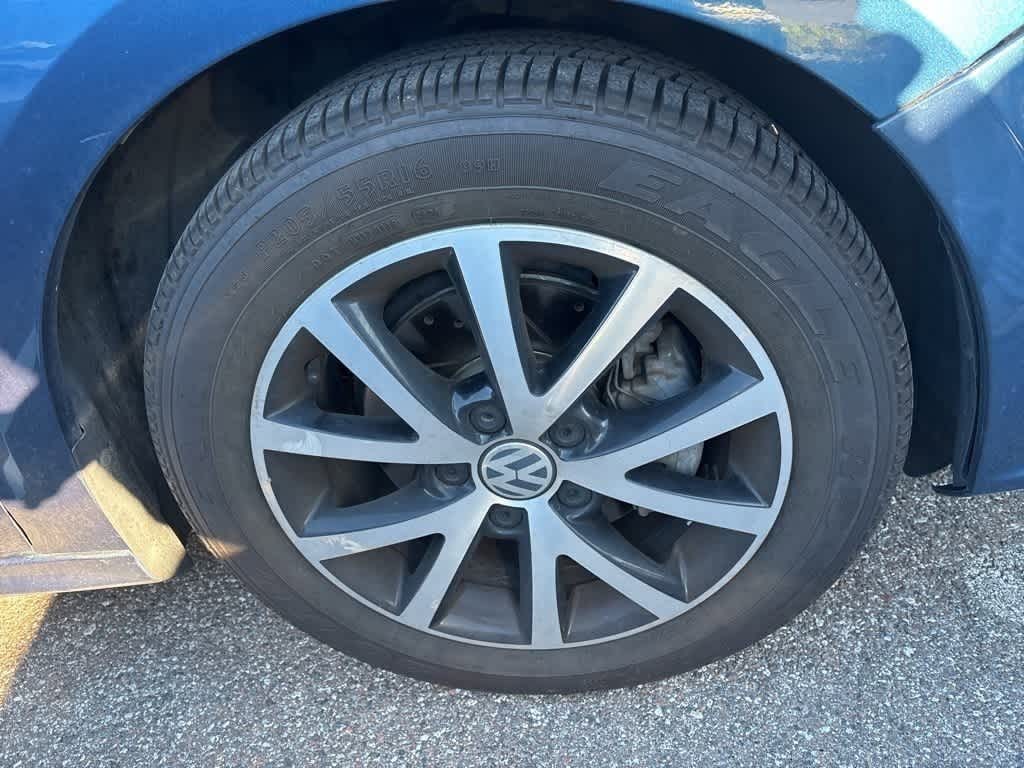 Thumbnail: 2017 Volkswagen Jetta - 7