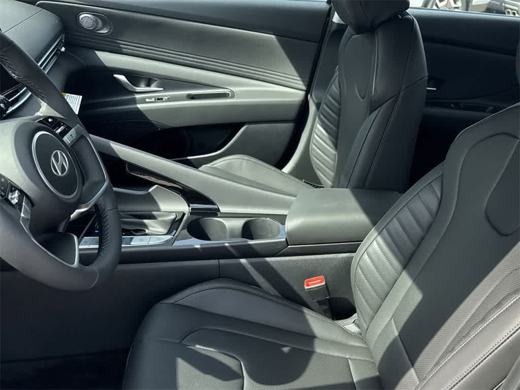 Thumbnail: 2025 Hyundai Elantra - 15