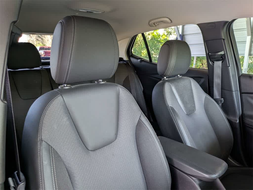 Thumbnail: 2022 Buick Encore GX - 6