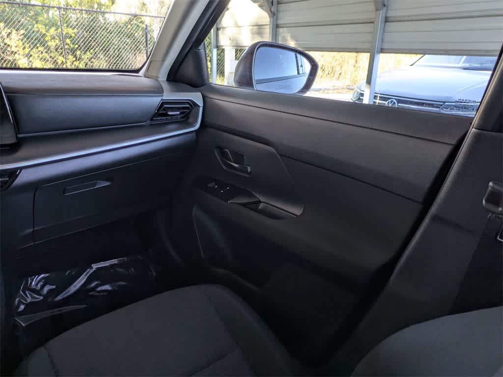 Thumbnail: 2025 Nissan Kicks - 17