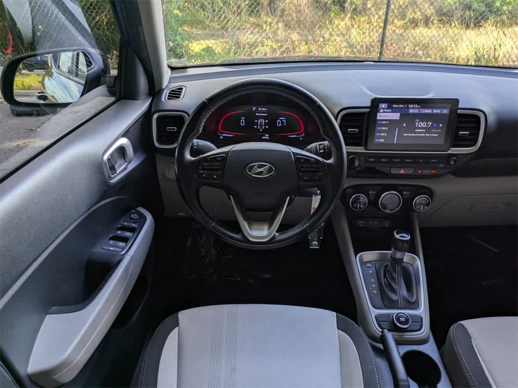 Thumbnail: 2023 Hyundai Venue - 16