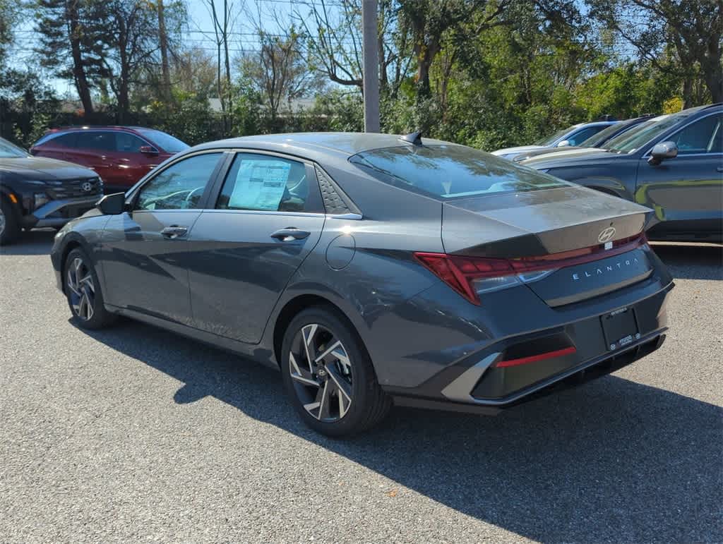 Thumbnail: 2025 Hyundai Elantra - 4