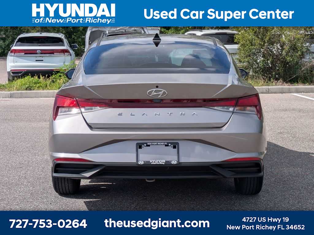 Thumbnail: 2023 Hyundai Elantra - 4