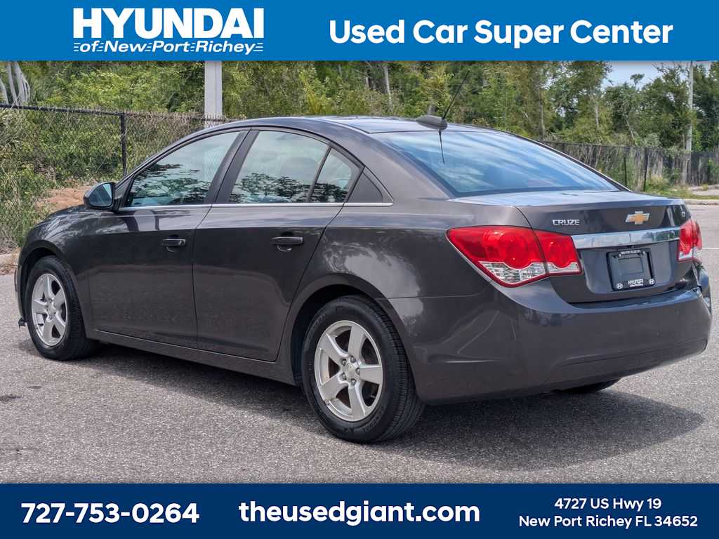 Thumbnail: 2016 Chevrolet Cruze - 3