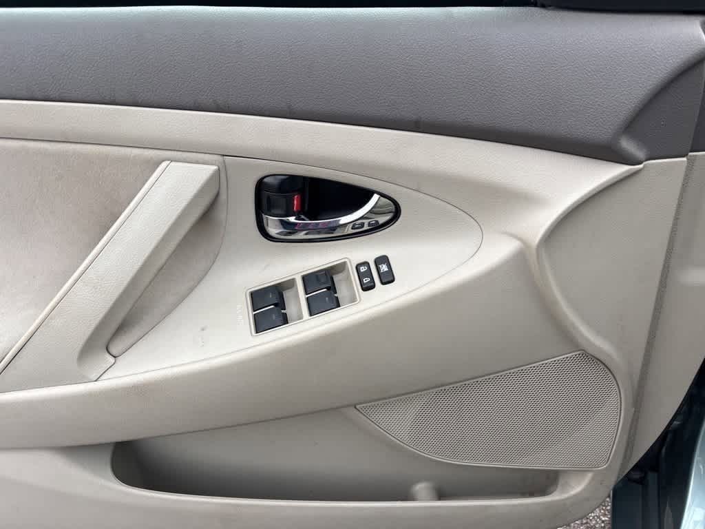 Thumbnail: 2011 Toyota Camry - 10