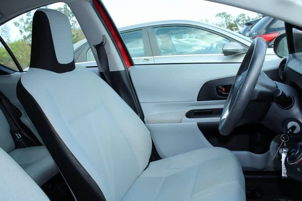 Thumbnail: 2012 Toyota Prius c - 7