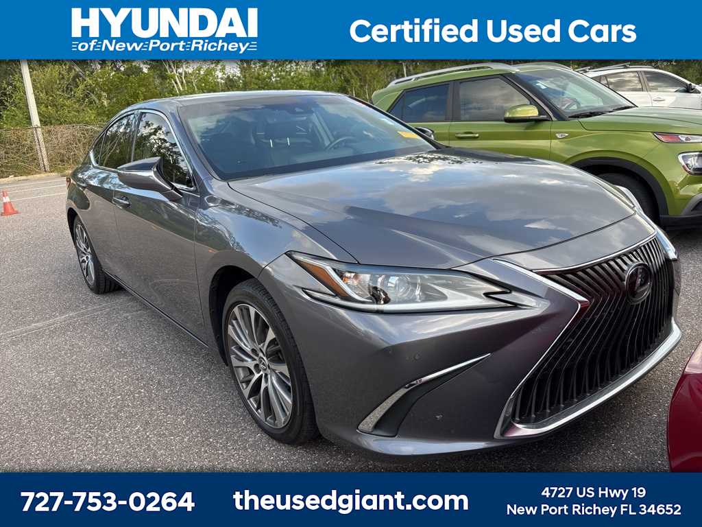 Thumbnail: 2019 Lexus ES - 4