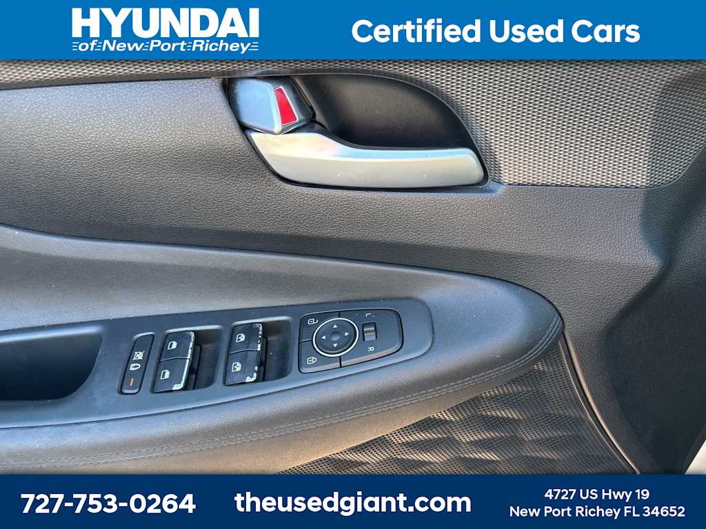 Thumbnail: 2019 Hyundai Santa Fe - 9
