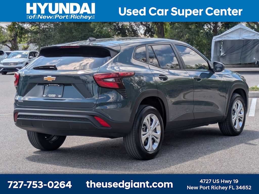 Thumbnail: 2025 Chevrolet Trax - 5