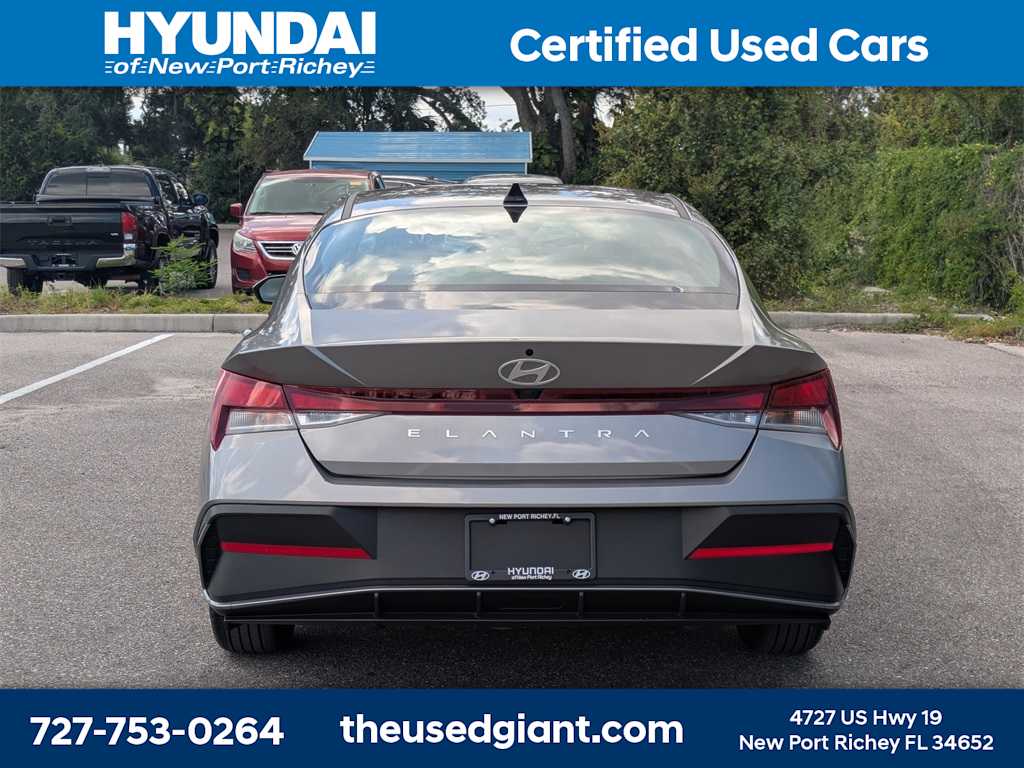 Thumbnail: 2024 Hyundai Elantra - 4