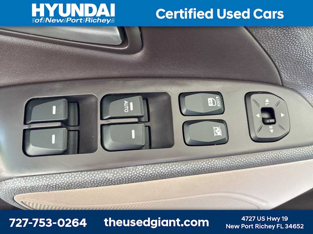 Thumbnail: 2012 Hyundai Tucson - 19
