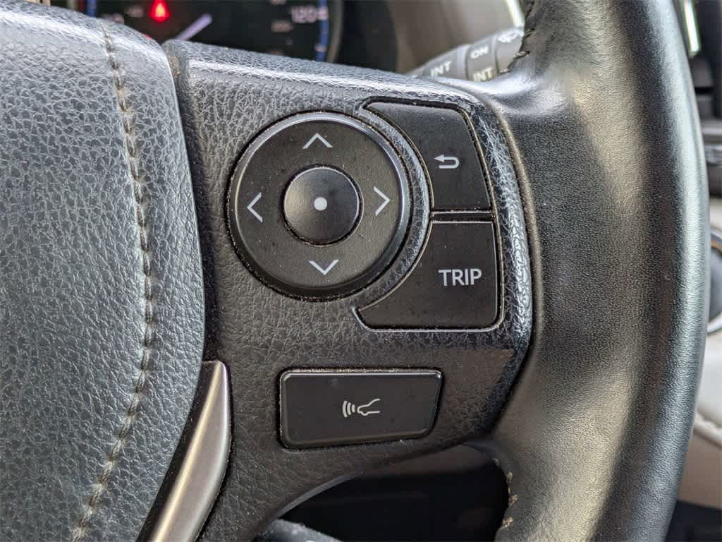 Thumbnail: 2018 Toyota RAV4 - 30