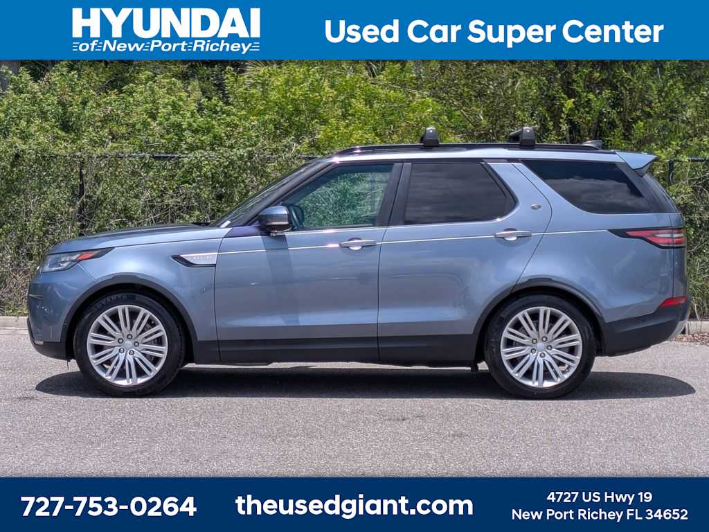 Thumbnail: 2018 Land Rover Discovery - 2