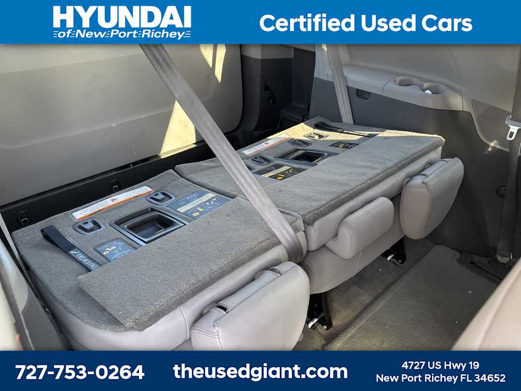 2015 Toyota Sienna XLE 11